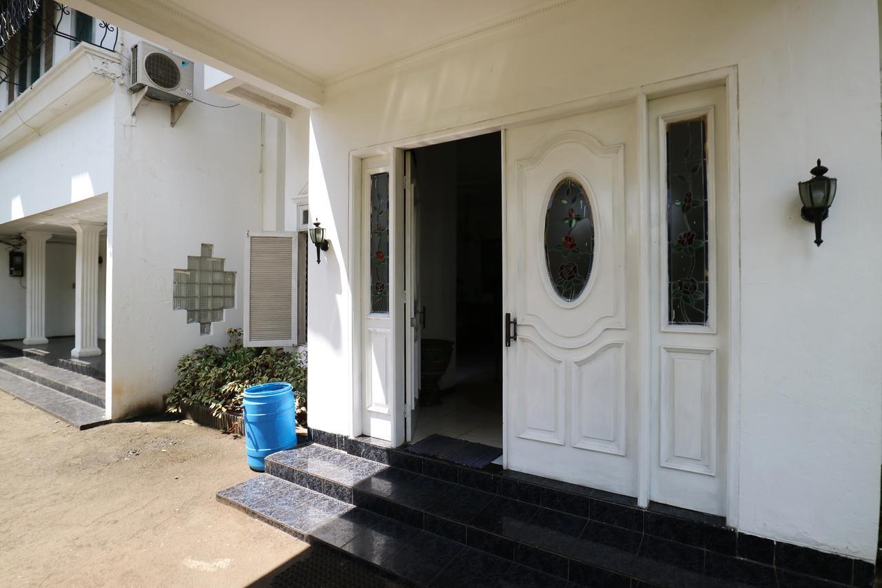 Villa Sri Manganti Джакарта Экстерьер фото